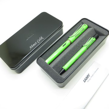 Lamy Safari Elma Yeşili Dolma Kalem + Tükenmez Kalem Seti + Metal Kutu | İsme Özel