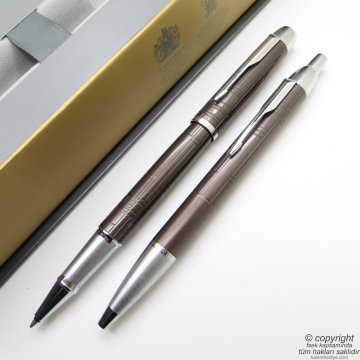 Parker IM Premium Desenli Metal Çikolata CT Roller Kalem + Tükenmez Kalem | İsme Özel Kalem | Hediyelik Kalem