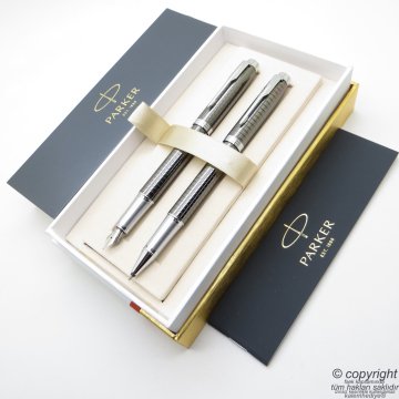 Parker IM Premium Desenli Titanyum Kurşuni Dolma Kalem + Roller Kalem Seti | İsme Özel Kalem