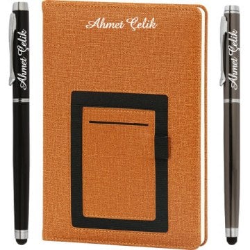 İsme Özel Kanguru Cepli Defter Taba + İsme Özel Metal Roller Kalem | 15x21, 224sf. Çizgili 70gr. Termo Deri | İsme Özel Defter | MT-415