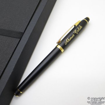 B.Houston SG190 16Gb Usb Bellek + Mat Siyah Altın Roller Kalem + İsme Özel Defter Kutulu Set | Hepsi İsme Özel