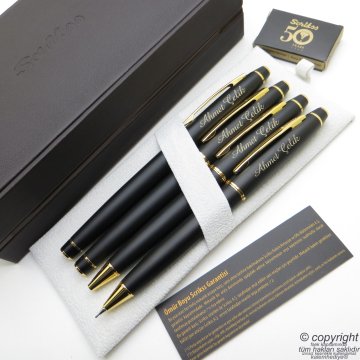 Scrikss 35 4'lü Set Mat Siyah Altın Ahşap Deri Kutulu | Dolma Kalem + Roller Kalem + Tükenmez Kalem +Versatil Kalem Seti | Scrikss Noble | İsme Özel Kalem | Hediyelik Kalem