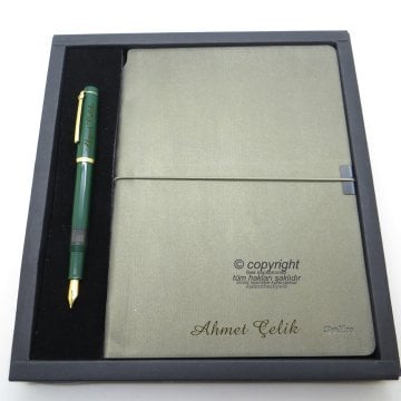 Scrikss İsme Özel Verona Defter + 419 Nefti Yeşil Dolma Kalem Hediyelik Set - SVG194 İsme Özel Defter Kalem Kutulu Set
