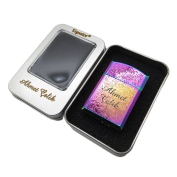 Signator Flame Mor Mavi Gökkuşağı Desenli Kişiye Özel İsimli Çakmak | Hediyelik Metal Kutusunda