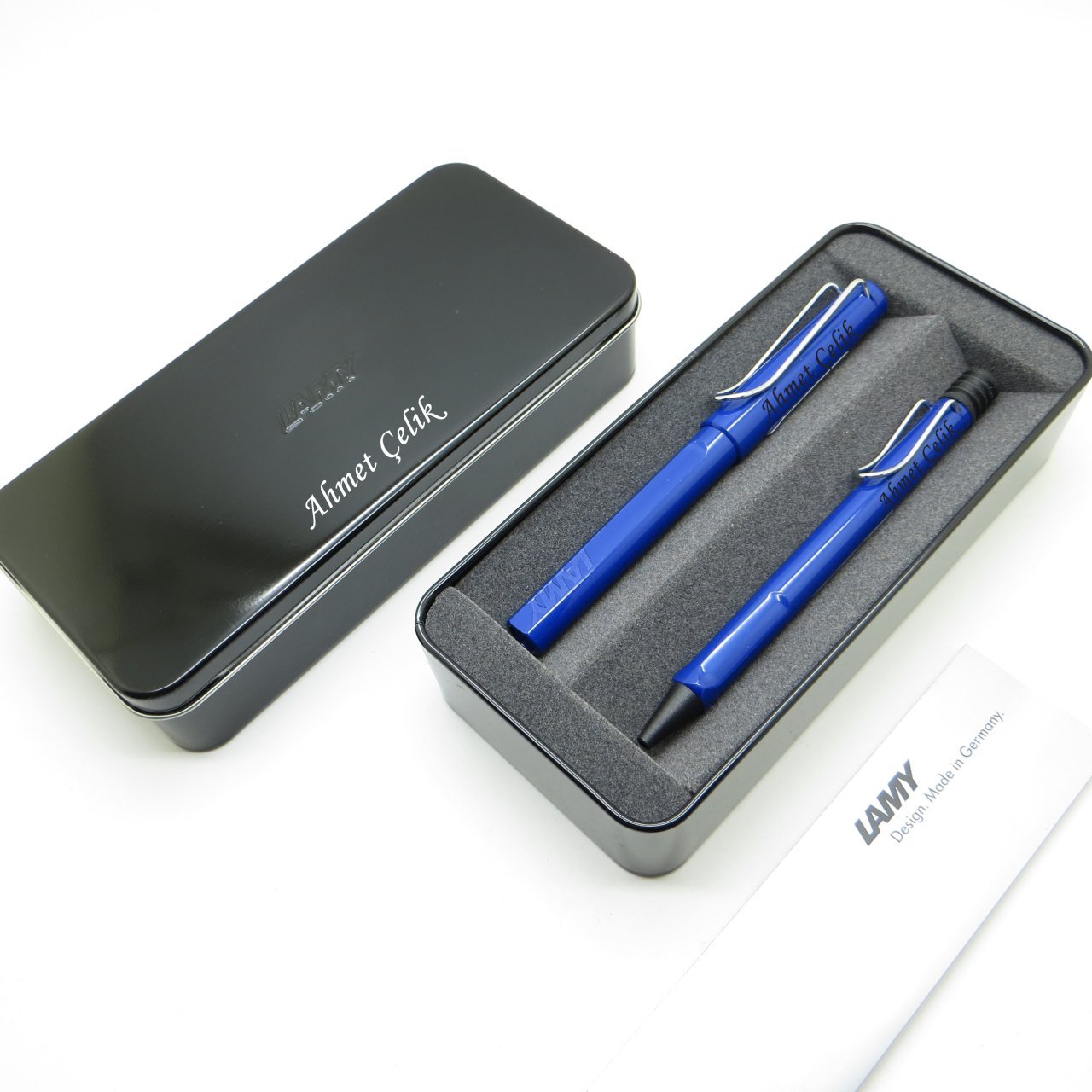 Lamy Safari Mavi Roller Kalem + Tükenmez Kalem Seti + Metal Kutu | İsme Özel