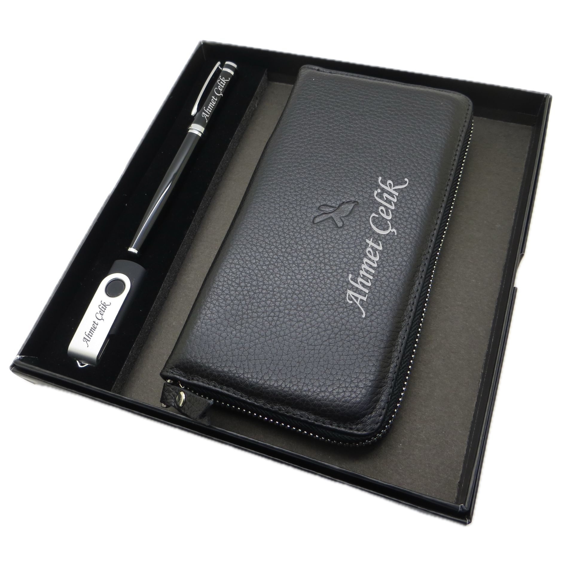 Kişiye Özel Deri Portföy Cüzdan (Telefon Bölmeli) Usb Bellek ve Kalem Seti | Pierre Cardin Kalem + Hakiki Deri & El İşciliği Cüzdan Seti | İsme Özel Hediyelik Set