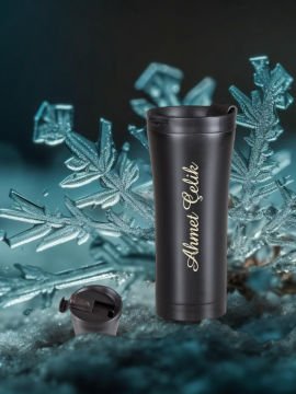 Wings Mat Siyah İsme Özel Çelik Termos 500ml. | 304 Paslanmaz Çelik - Kaydırmaz Taban - Kilitli Kapak - Hava Çıkışlı - Sızdırmaz