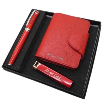 Signator D252 Kişiye Özel Set - Kırmızı Deri Cüzdan Kartlık + Çakmak + Kalem Seti | İsme Özel Hediyelik Set